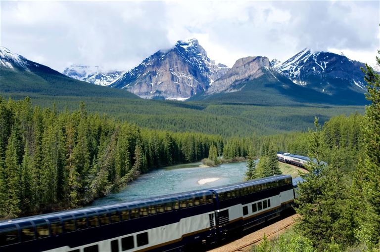 Traumroute durch die Rocky Mountains @Natalia Bratslavsky/adobestock